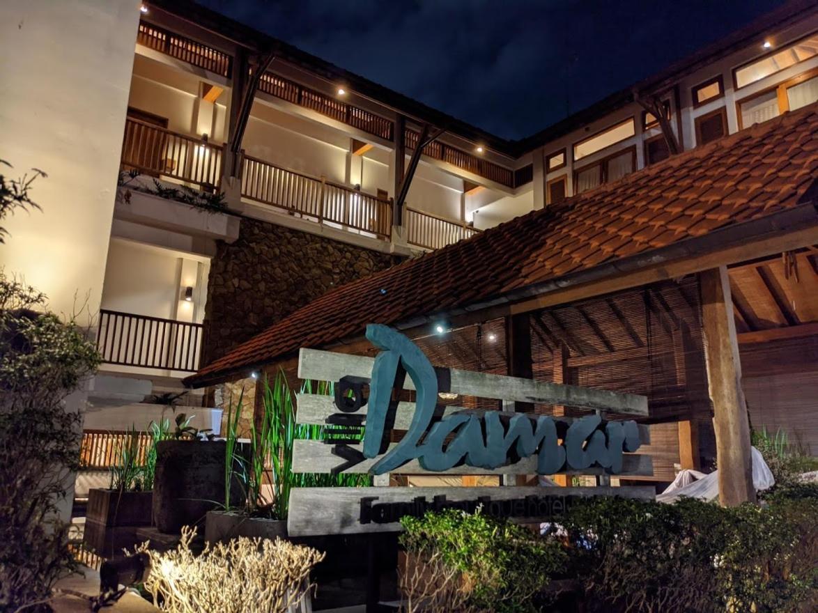 Villa Damar Boutique Hotel Бандунг Екстериор снимка