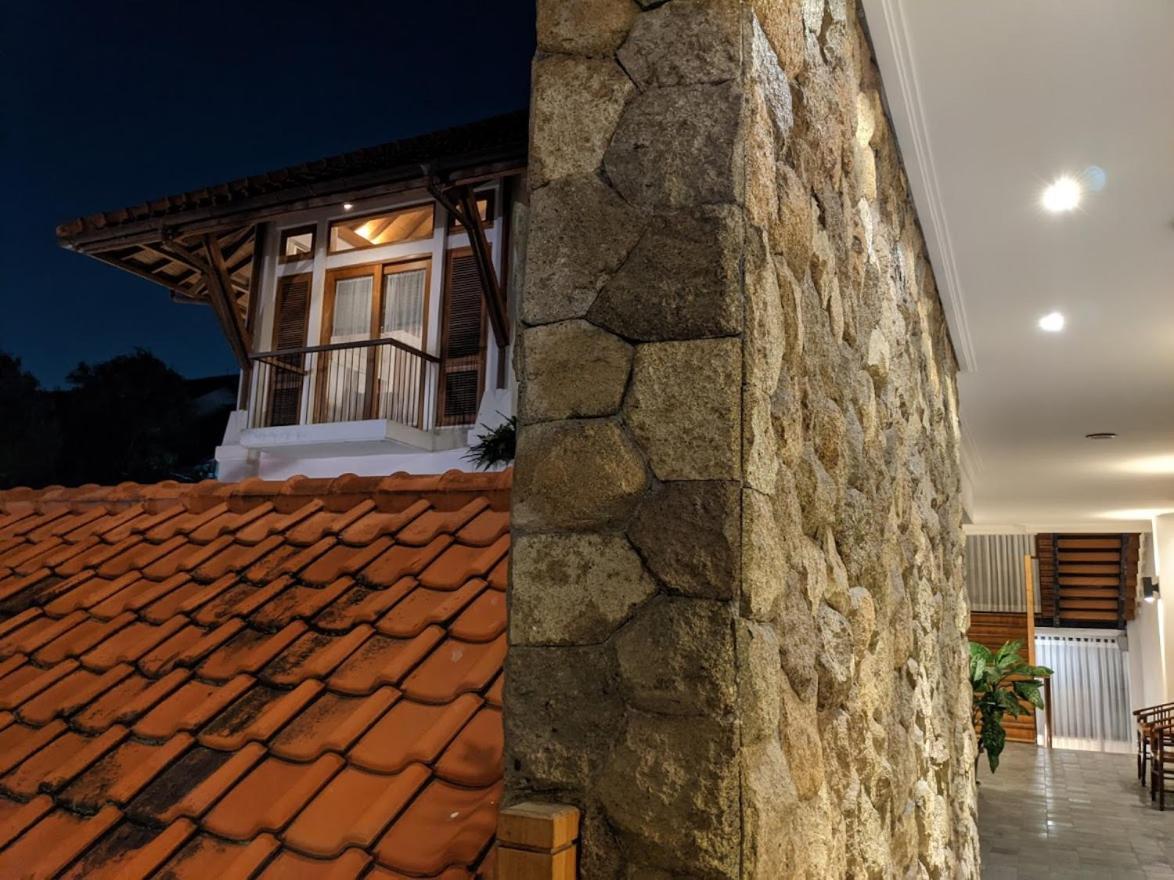 Villa Damar Boutique Hotel Бандунг Екстериор снимка
