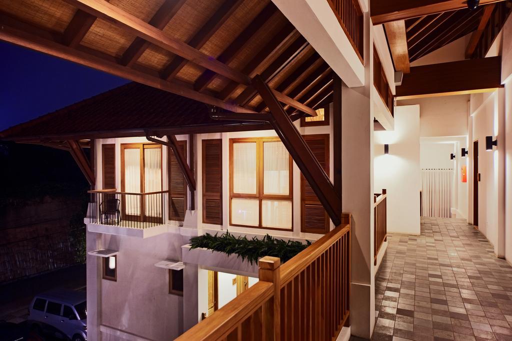 Villa Damar Boutique Hotel Бандунг Екстериор снимка