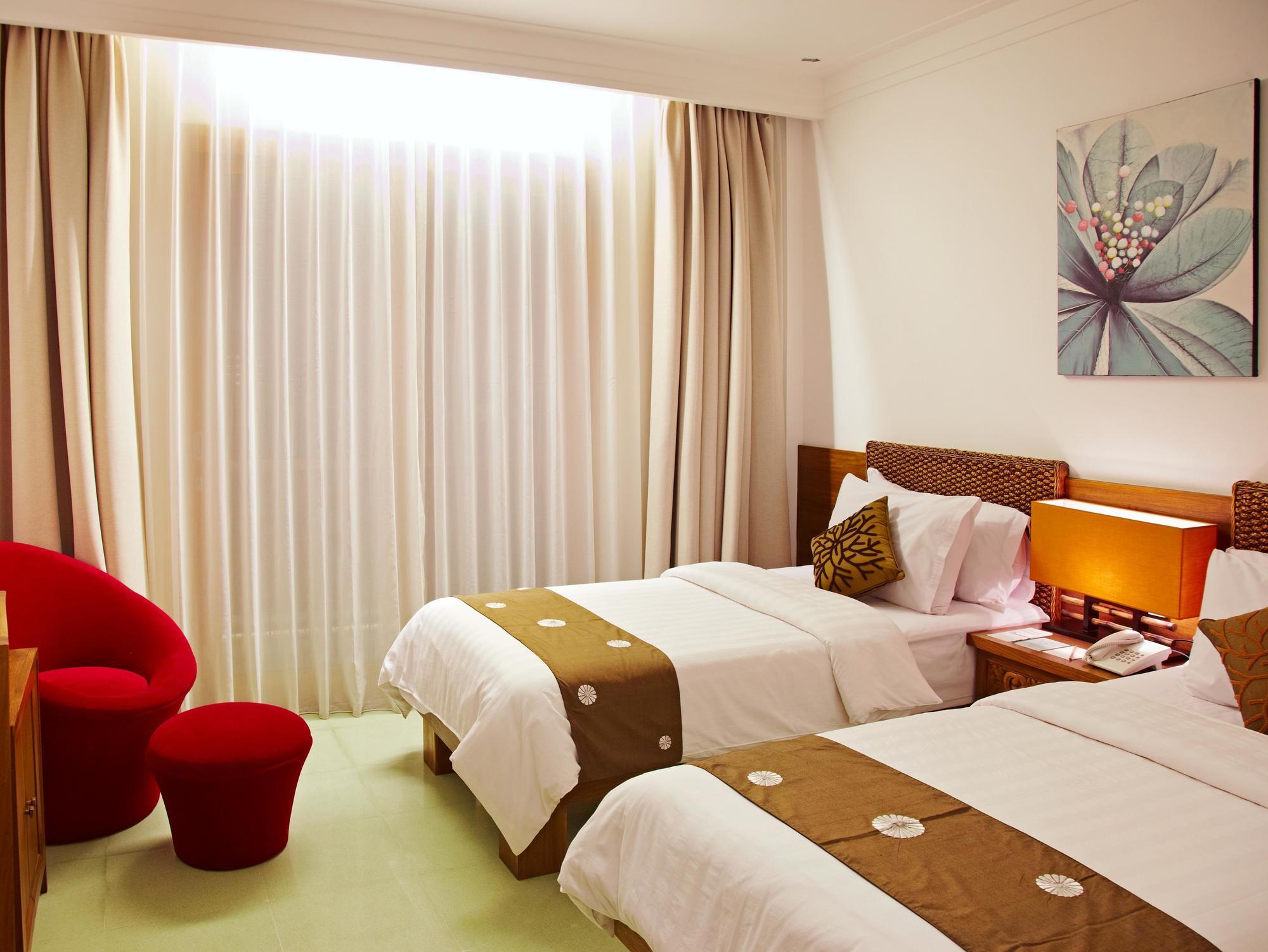 Villa Damar Boutique Hotel Бандунг Екстериор снимка