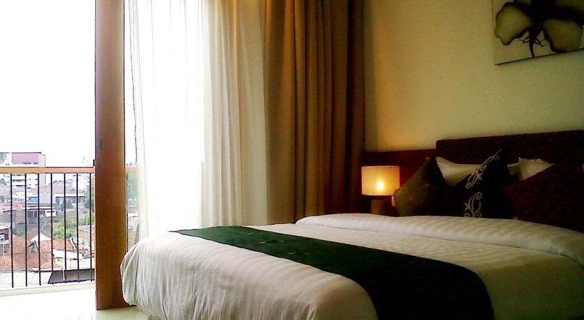 Villa Damar Boutique Hotel Бандунг Екстериор снимка