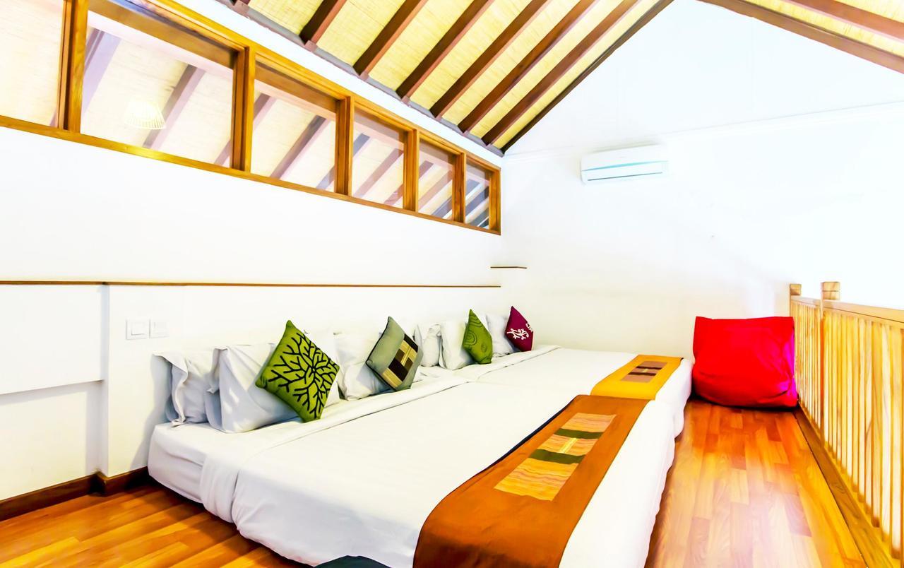 Villa Damar Boutique Hotel Бандунг Екстериор снимка