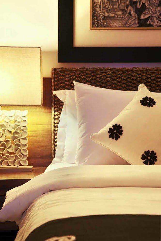 Villa Damar Boutique Hotel Бандунг Екстериор снимка