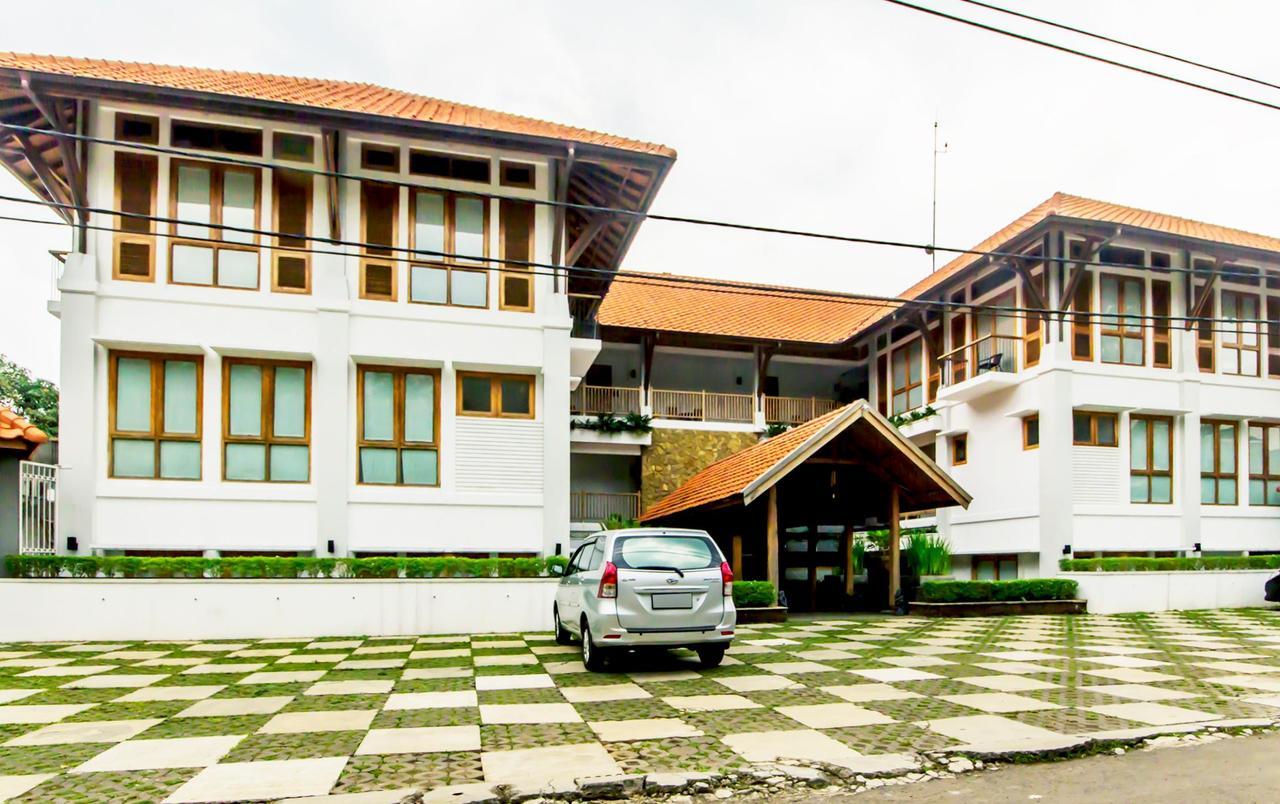 Villa Damar Boutique Hotel Бандунг Екстериор снимка